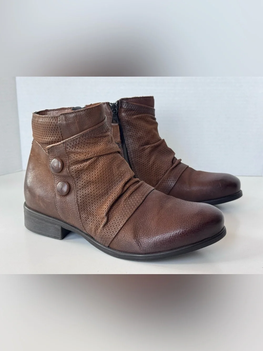 Miz Mooz Sallie Brown Leather Ruched Ankle Moto Buttons Boots Women’s Size 39